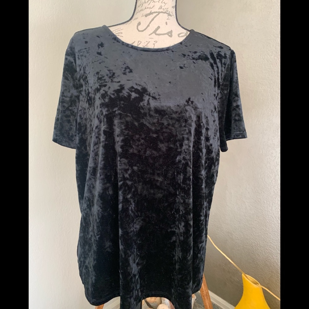 NWT Velvet black shirt size Large